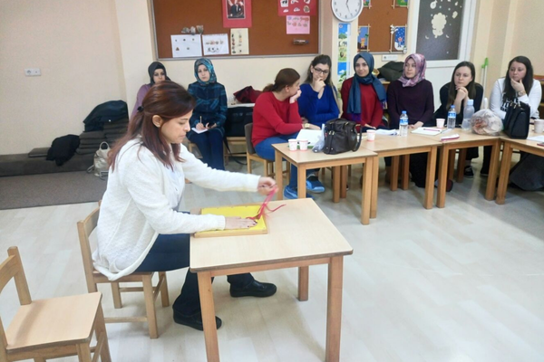 Montessori Derneği resimler Montessori Eğitmen Eğitimi