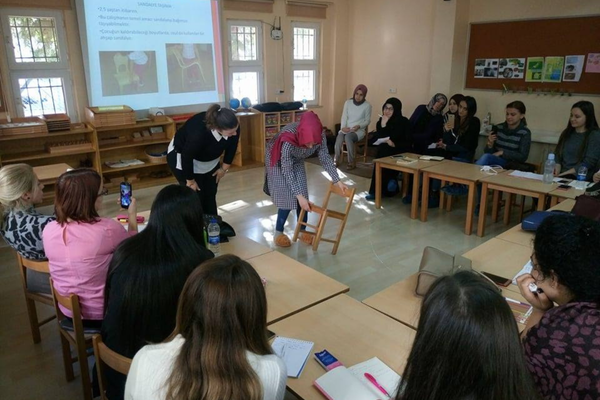 Montessori Derneği resimler Montessori Eğitmen Eğitimi